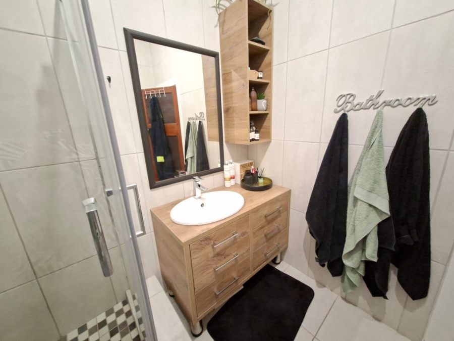 5 Bedroom Property for Sale in Noordhoek Free State